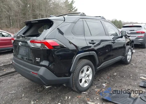 2021 Toyota Rav4 Xle z USA, uszkodzony, nr VIN 2T3P1RFV6MW167984